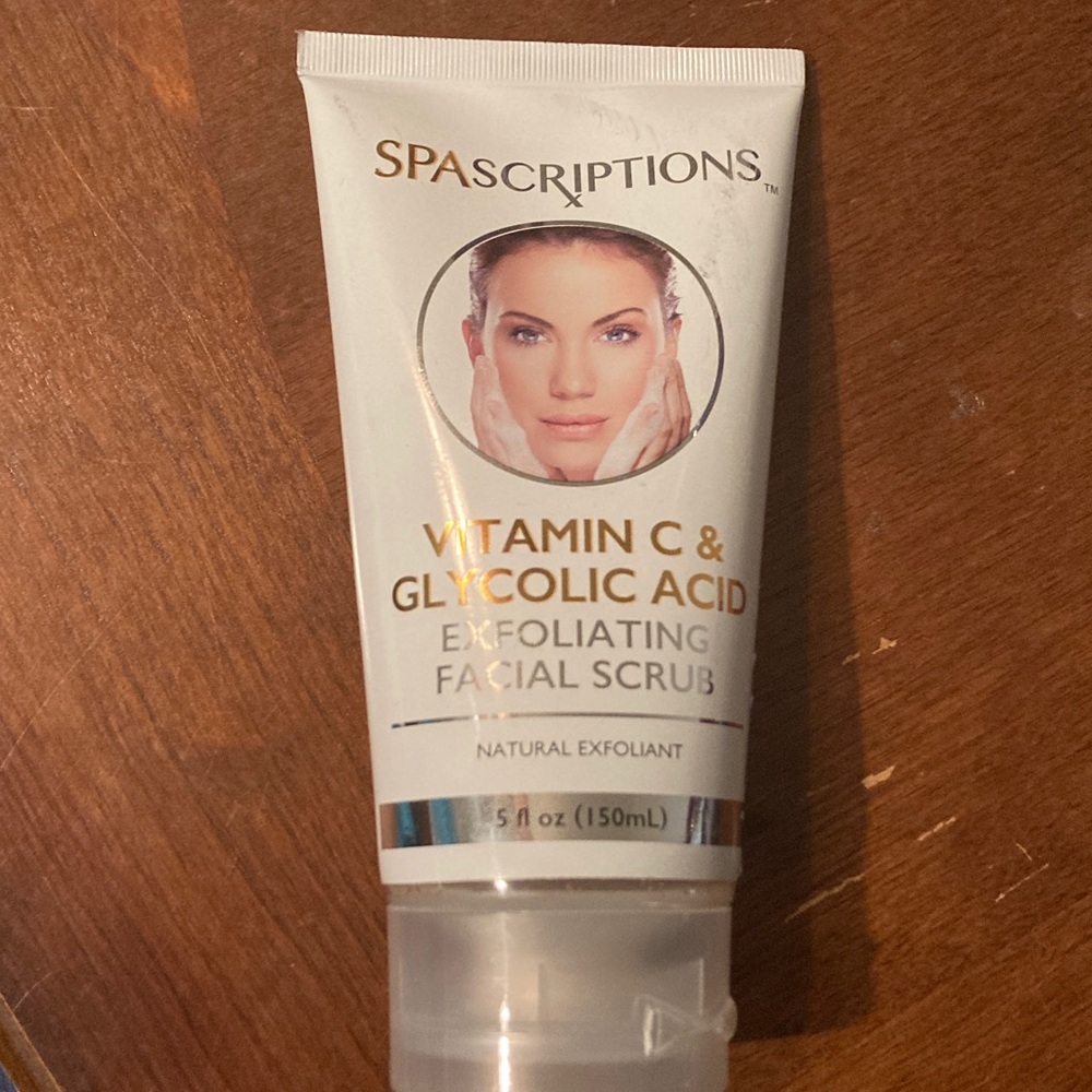 SPAScriptions Vitamin C & Glycolic Acid Exfoliating Facial Scrub - White